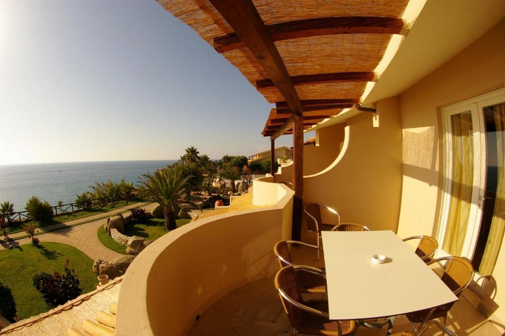 Hotel Villaggio Cala Di Volpe กาโปวาติกาโน ภายนอก รูปภาพ
