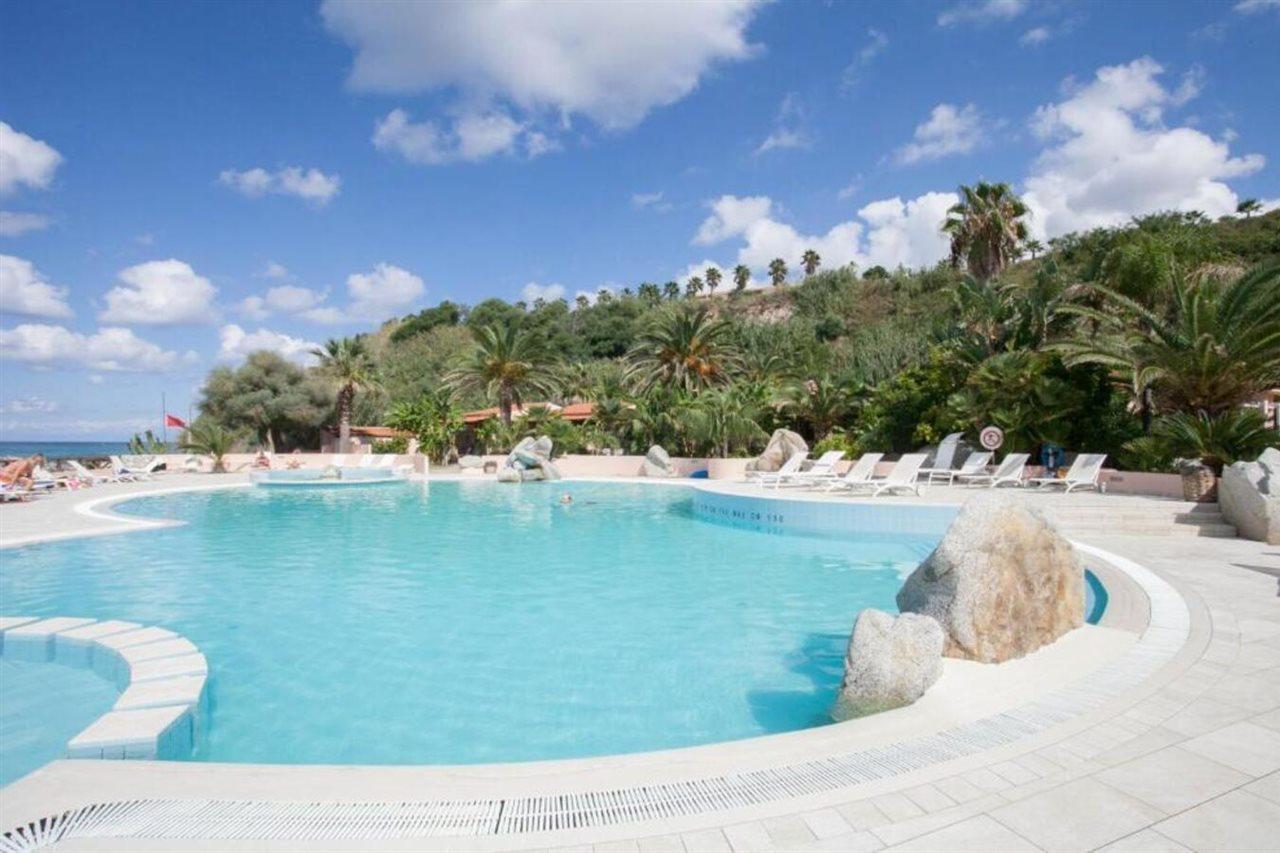 Hotel Villaggio Cala Di Volpe กาโปวาติกาโน ภายนอก รูปภาพ