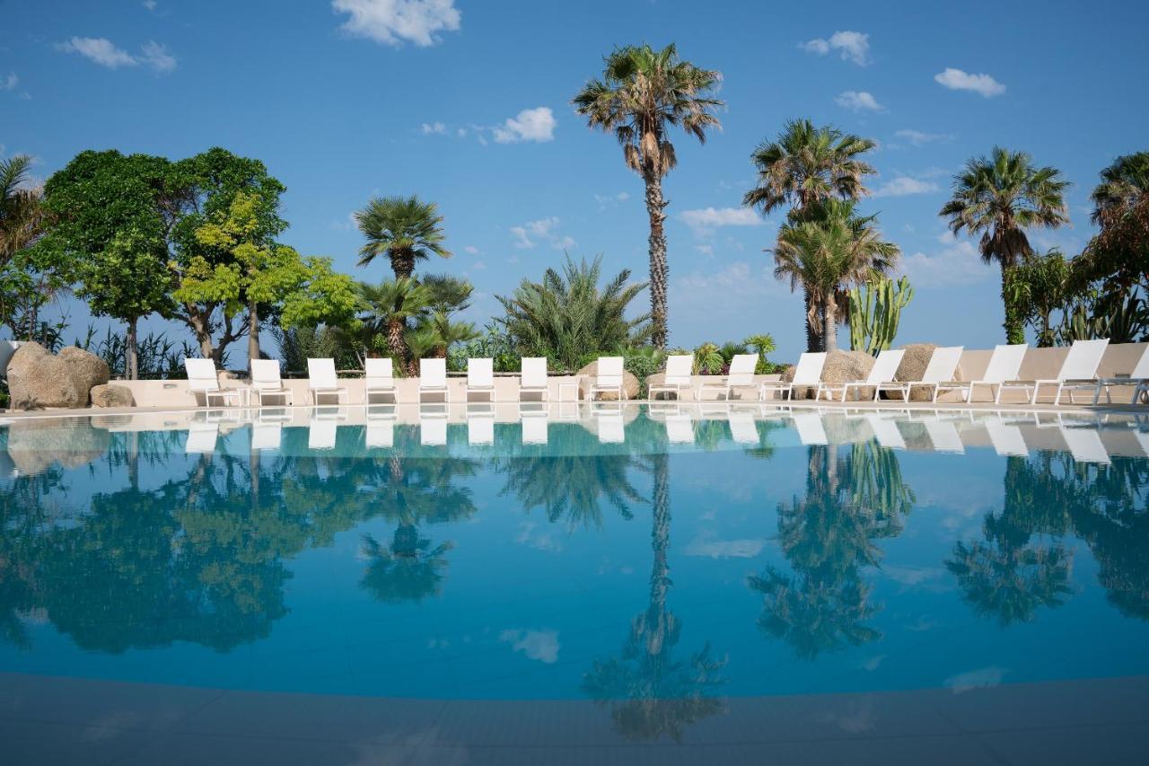 Hotel Villaggio Cala Di Volpe กาโปวาติกาโน ภายนอก รูปภาพ