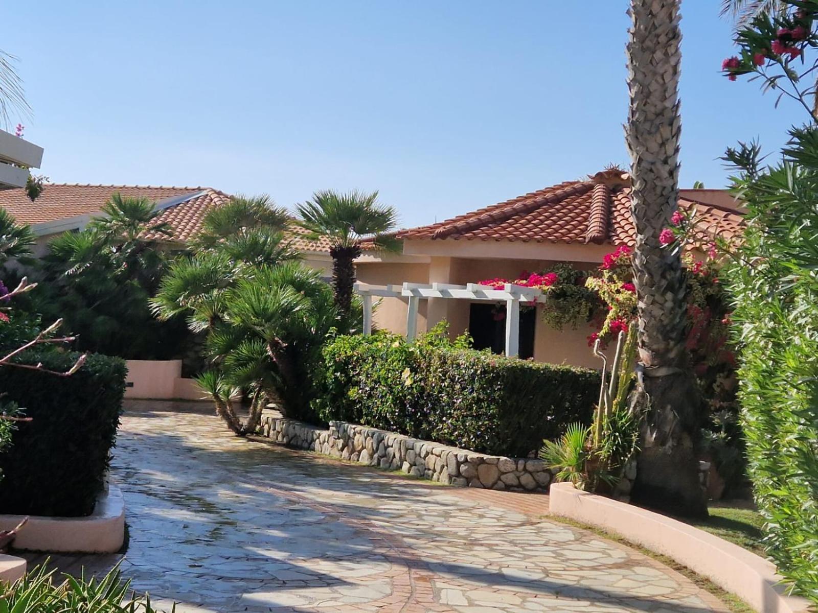 Hotel Villaggio Cala Di Volpe กาโปวาติกาโน ภายนอก รูปภาพ