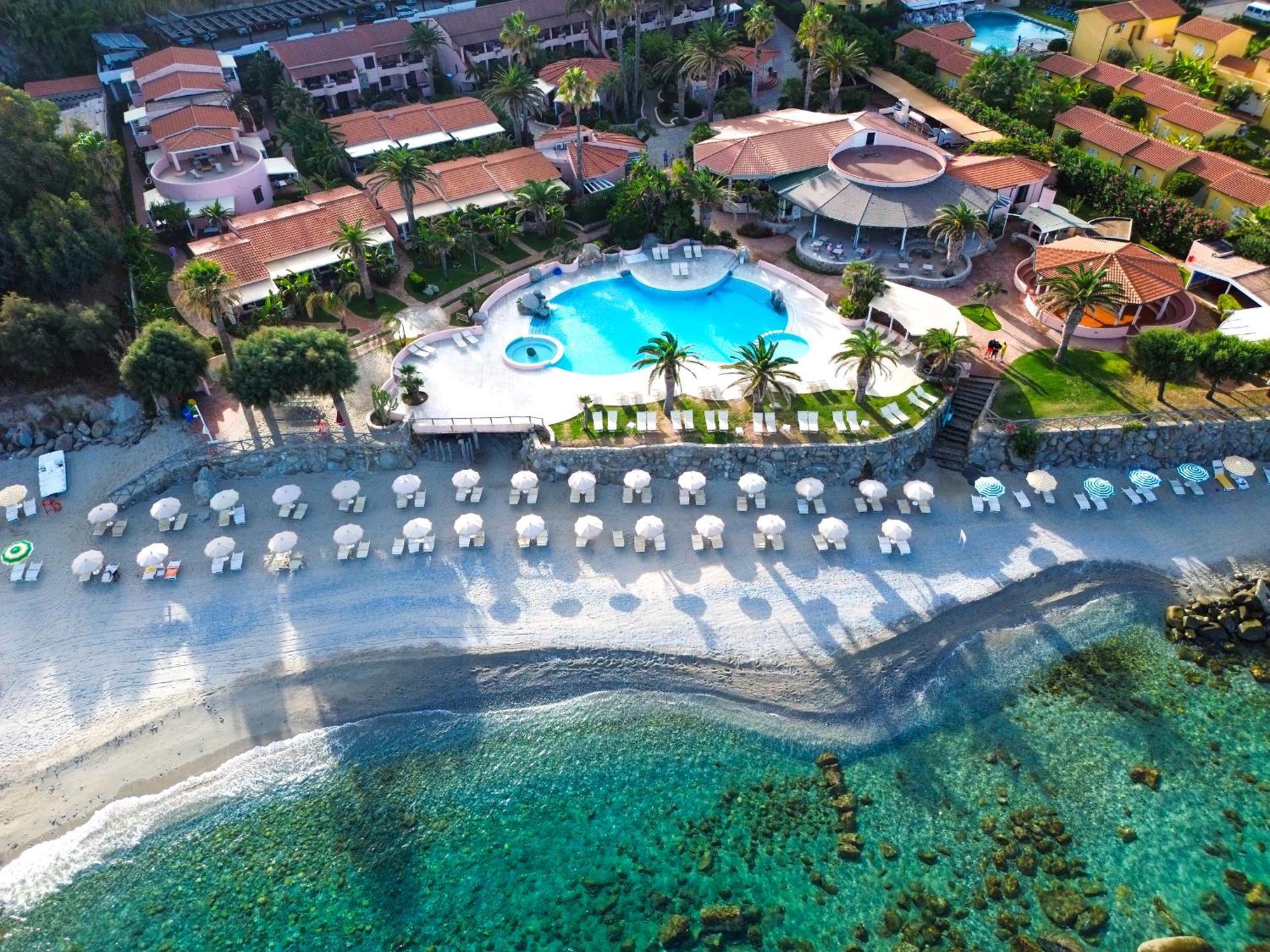 Hotel Villaggio Cala Di Volpe กาโปวาติกาโน ภายนอก รูปภาพ