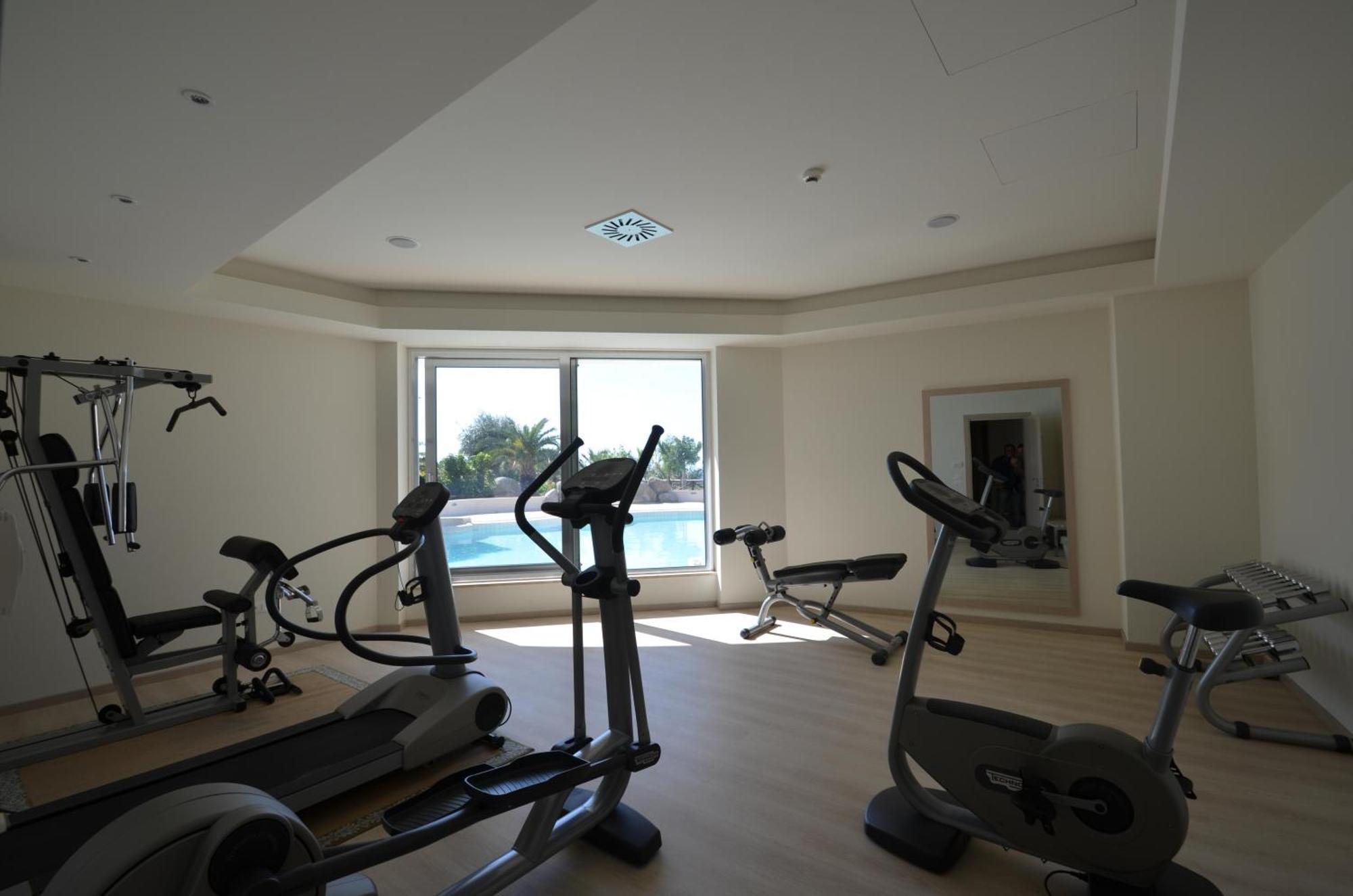 Hotel Villaggio Cala Di Volpe กาโปวาติกาโน ภายนอก รูปภาพ