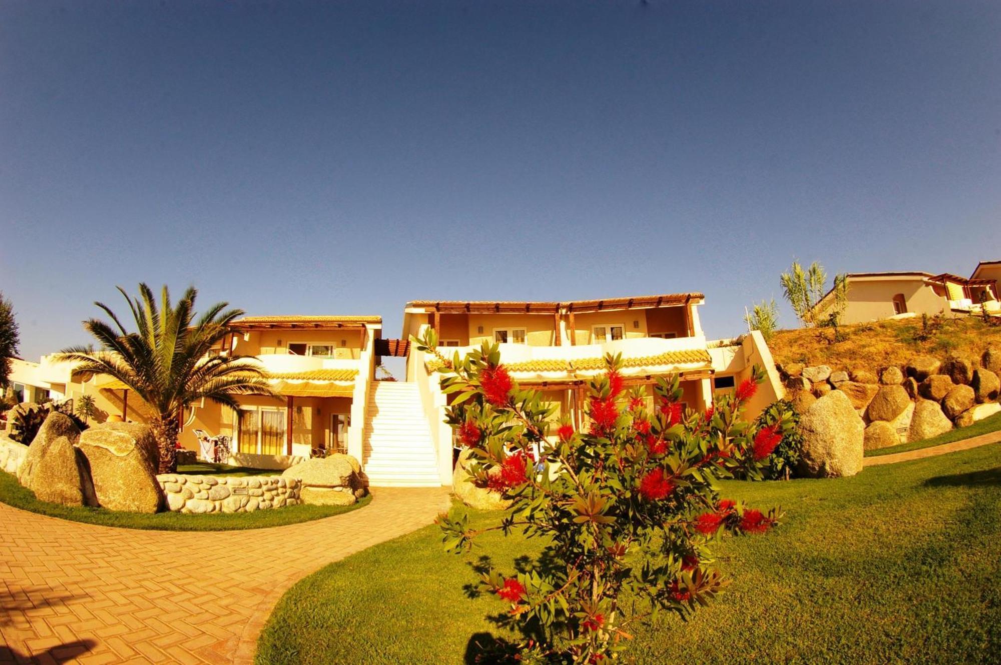 Hotel Villaggio Cala Di Volpe กาโปวาติกาโน ภายนอก รูปภาพ