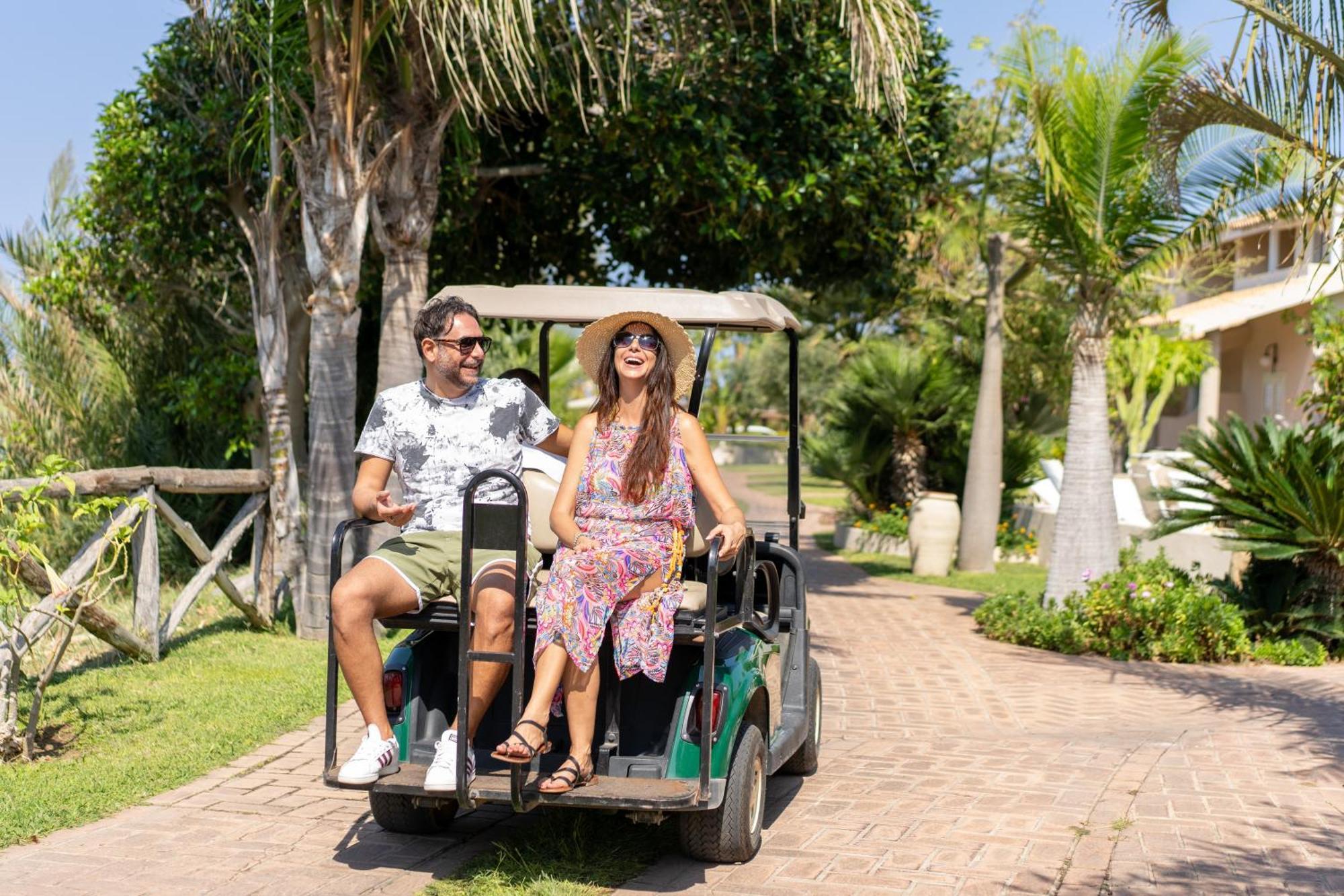 Hotel Villaggio Cala Di Volpe กาโปวาติกาโน ภายนอก รูปภาพ