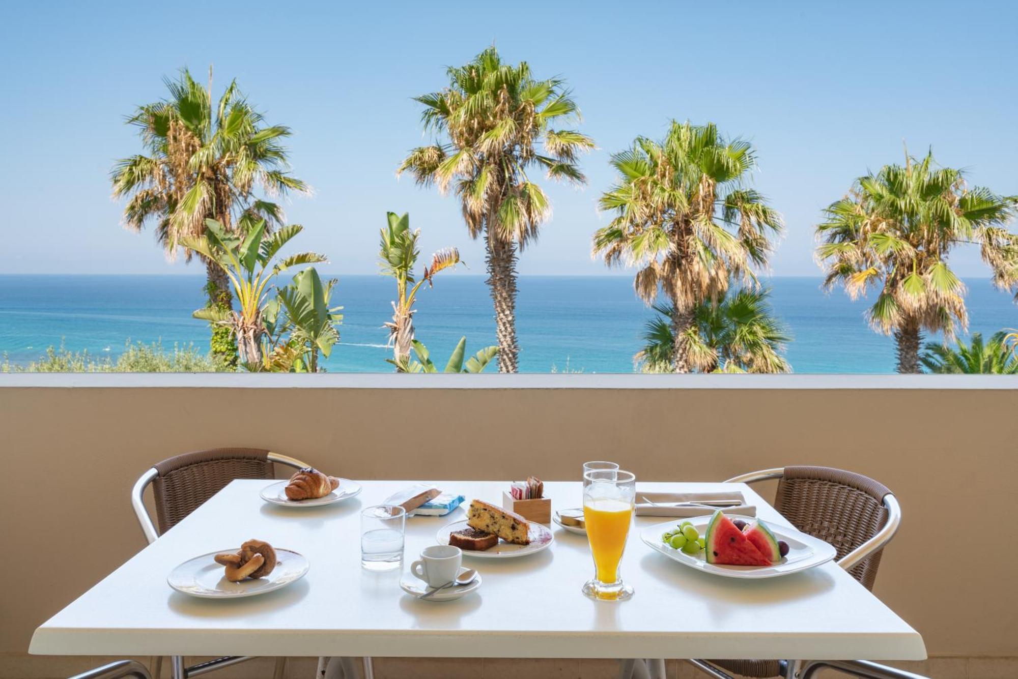 Hotel Villaggio Cala Di Volpe กาโปวาติกาโน ภายนอก รูปภาพ