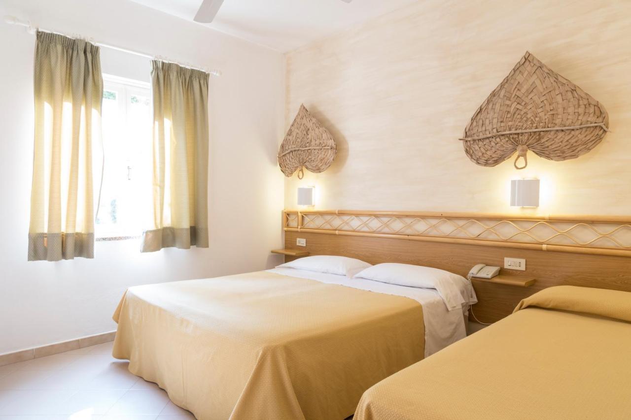 Hotel Villaggio Cala Di Volpe กาโปวาติกาโน ภายนอก รูปภาพ