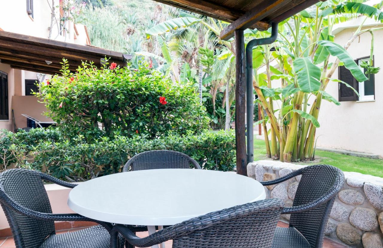 Hotel Villaggio Cala Di Volpe กาโปวาติกาโน ภายนอก รูปภาพ